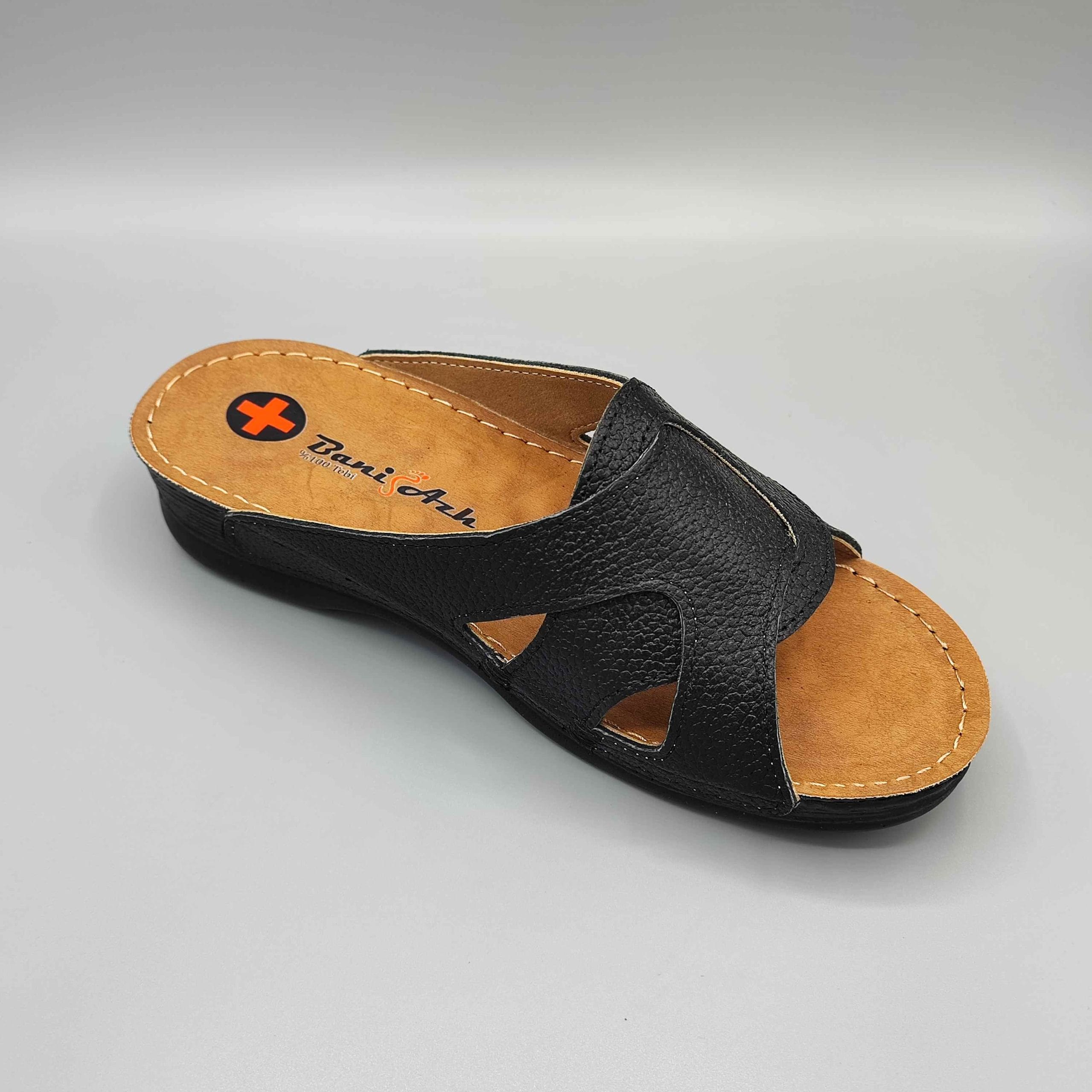 Women's medical sandals made of natural leather 3
