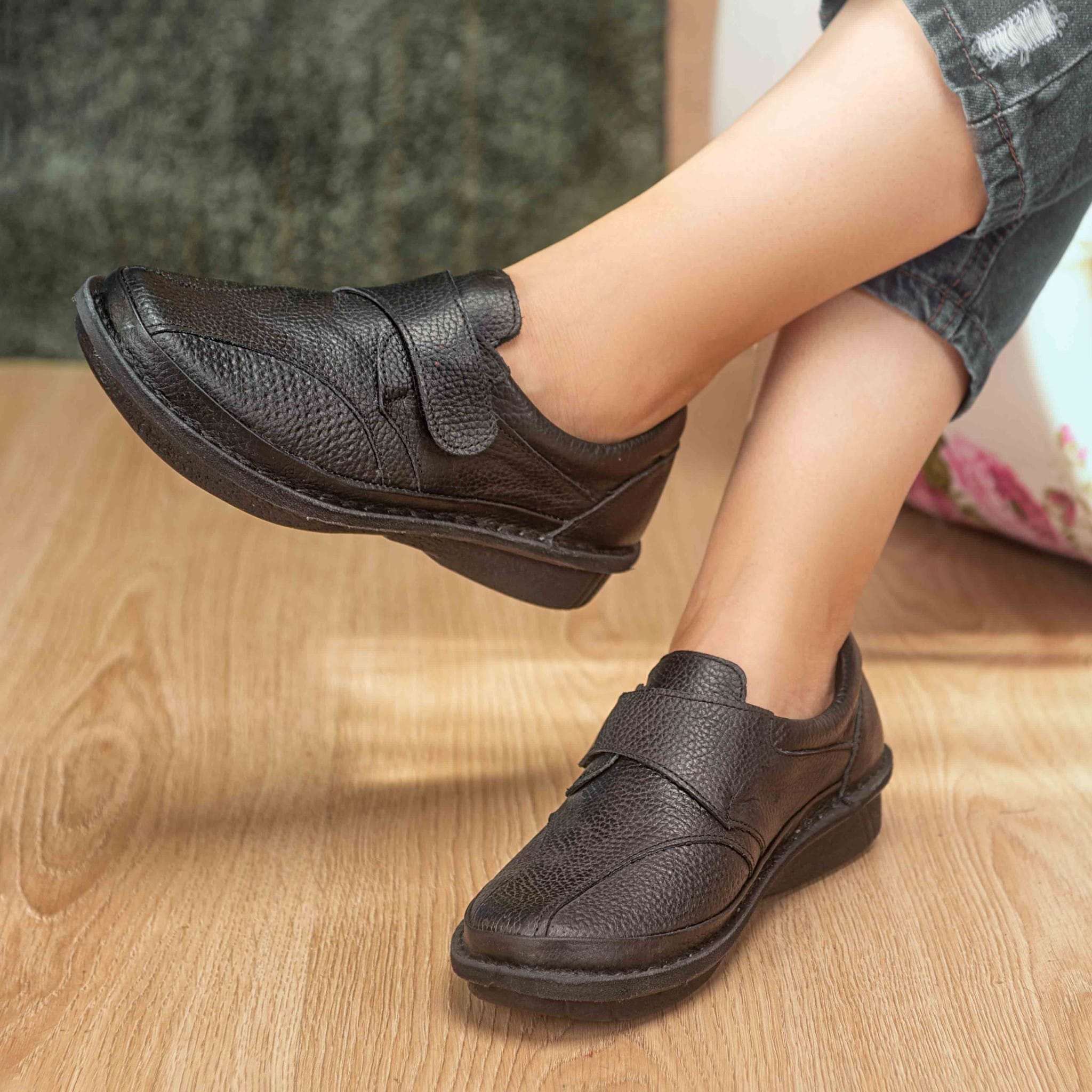 Womens-comfortable-leather-shoes1 خرید اینترنتی کفش طبی زنانه چرم تبریز